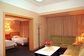 Deluxe Suite - Dunhuang Holiday Hotel - Dunhuang