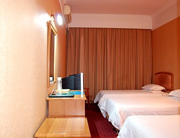 Cozy Triple Room - Dunhuang Holiday Hotel - Dunhuang