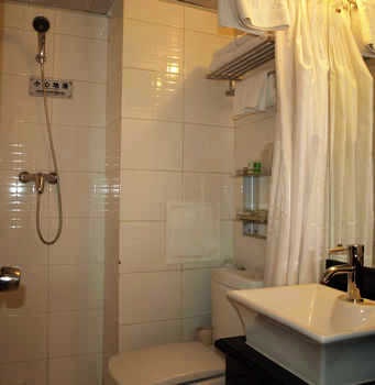 Bathroom - Wan Nian Qing Hotel