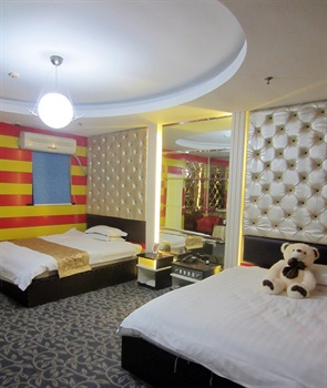  - Jiujiu Holiday Hotel  