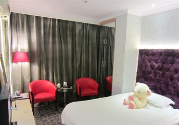  - Jiujiu Holiday Hotel  