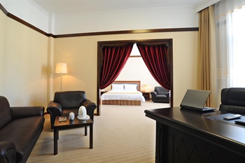  - Dalian Golden Five-star Hotel  