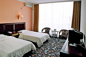 Standard Triple Room - DaLian Donghao hotel 