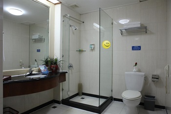  - Dalian Yicheng Business Hotel