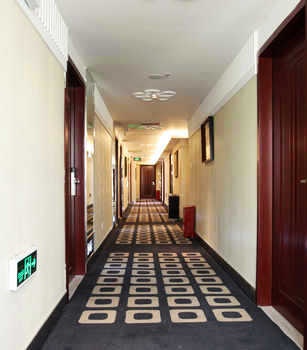 Corridor - Milan Fashion Holiday Hotel - Wuhu