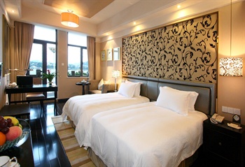  - Xiamen Lujiang Hotel