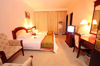 -- - Lushan Hotel