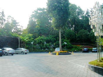 Hotel Grounds - Caizheng Hotel - Jingdezhen