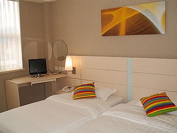 Guest Room - Qingdao Mercury Times Hotel 