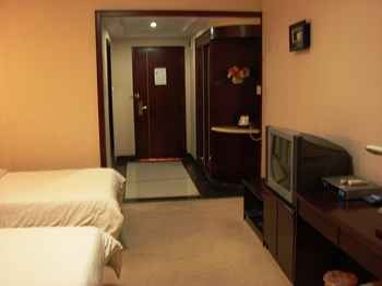 Double Standard Room - Xiling Business Hotel - Qingdao