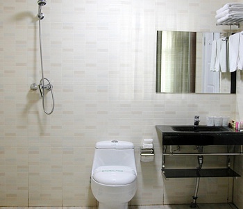 Bathroom - Huidu Business Hotel - Qingdao