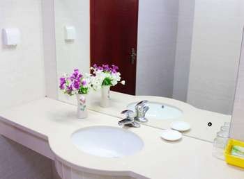 Bathroom - Weihai Hengtai Business Hotel