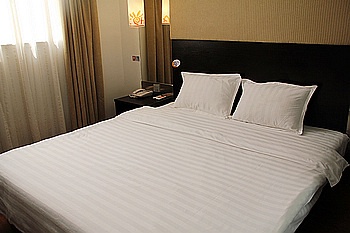 -- - Rizhao Aluoha Business Hotel