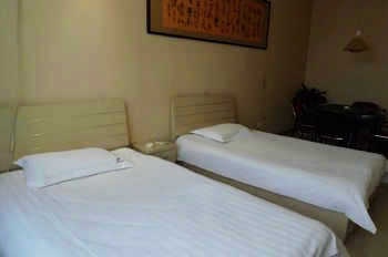 -- - Zhengzhou Xien Anxin Hotel