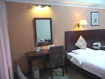 -- - Zhengzhou Haitian Holiday Inn