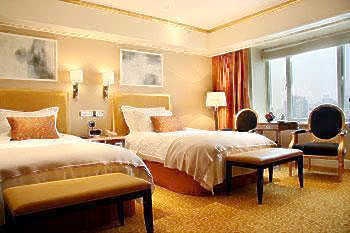 -- - Wuhan million friends Family Business Hotel