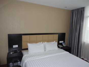  - Wuhan Sweet Hotel