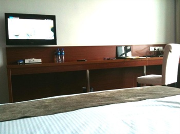  - Wuhan Waterfront Mercure Business Hotel