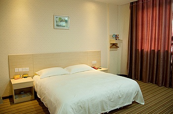 -- - Yichang Gap light Holiday Inn