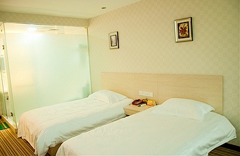 -- - Yichang Gap light Holiday Inn