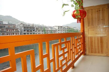  - Fenghuang Shuizhihou Inn