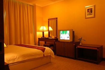  - Golden Coast Hotel  