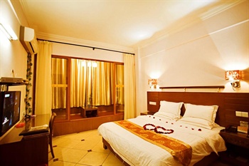  - Golden Avenue Hotel