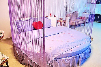 -- - Romantic Inn - Sanya