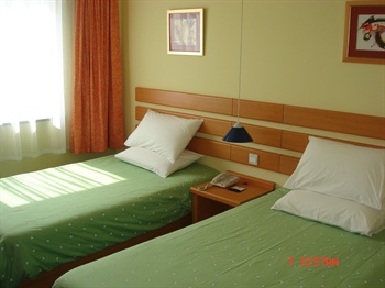  - Home Inn Zhengfu Street  