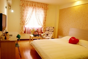 -- - Leshan Yijia Express Hotel