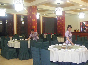 Restaurant - Jinli Holiday Hotel - Emeishan