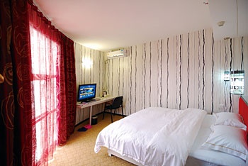 Guest Room - Yidong Premier Hotel - Libo