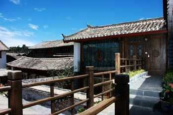 Hotel Grounds - Yishui Yuntian Inn - Lijiang