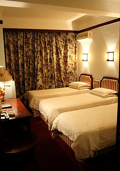 Guest Room - Dunhuang nine color deer Hotel