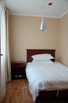 -- - Urumqi Fairview Business Hotel