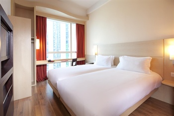  - Ibis Hong Kong Central Sheung Wan Hotel