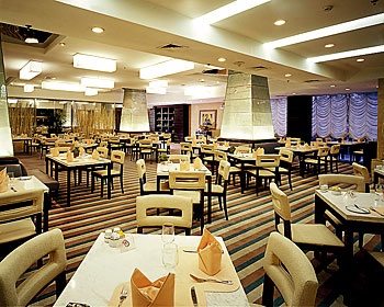 Le Grand Café - Plaza Hotel Beijing