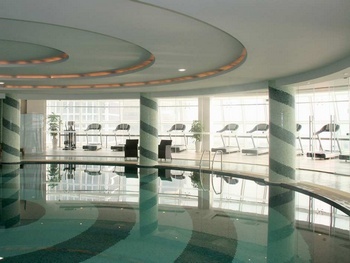 Swimming Pool - Shanghai International Convention Center Hotel