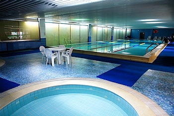 Swimming Pool - Green Park Villa 