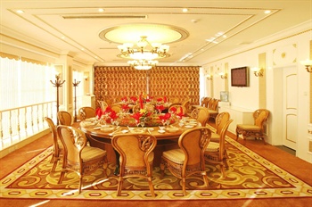  - Huazhong Holiday Hotel  