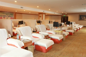  - Huazhong Holiday Hotel  