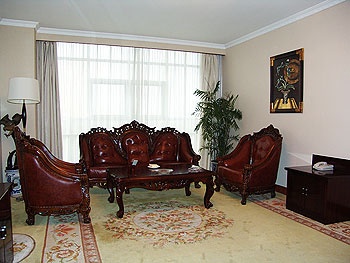 Deluxe Suite/Living Room - Fu Sheng Hotel - Qingdao