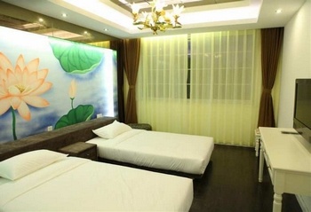 -- - Qingdao Pinwei Hotel