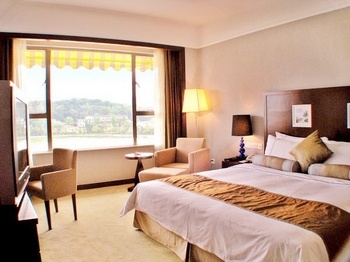 Lake View King Room - Gold Lake Hotel Huizhou