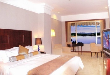 Deluxe Lake View Room A - Gold Lake Hotel Huizhou