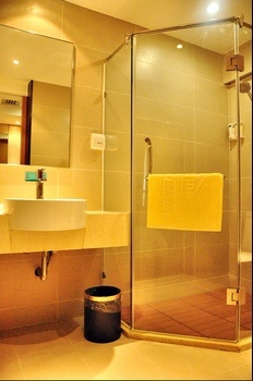 Bathroom - City Convenience Inn Beibuwan Square - Beihai