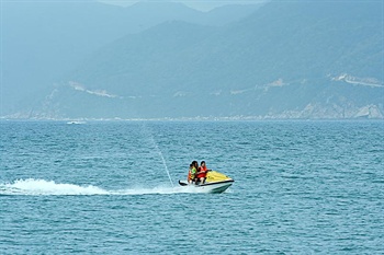  - Yalong Bay Underwater World