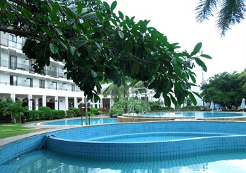  - Leaguer Resort 