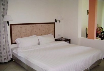 Deluxe River View Honeymoon Suite/Period 2 - Huirong Sea View Hotel - Sanya