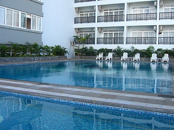 Swimming Pool - Haikou Lihua Hotel